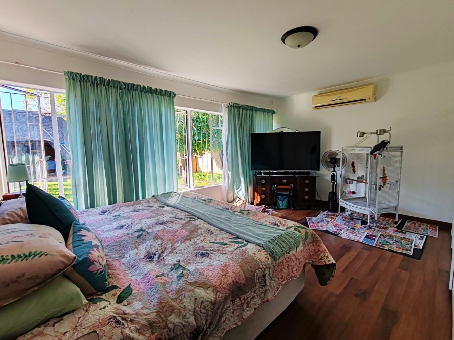 5 Bedroom Property for Sale in Grimbeeck Park North West